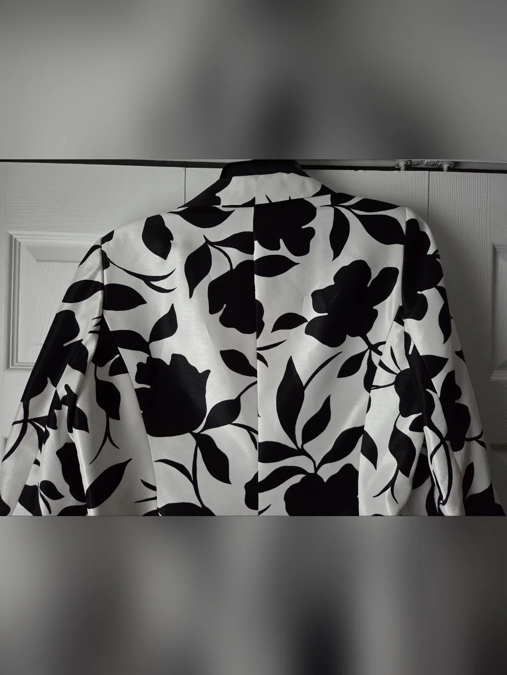 NWOT Le Suit Black and Off White Floral Long Coat Size 14 - Picture 10 of 16